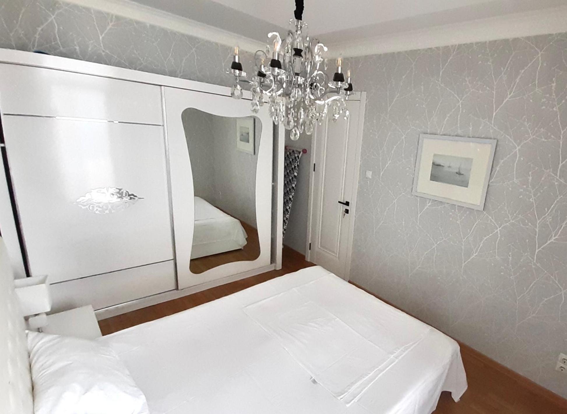 Tina'S Apartments With Panoramic Sea View Batumi Bilik gambar