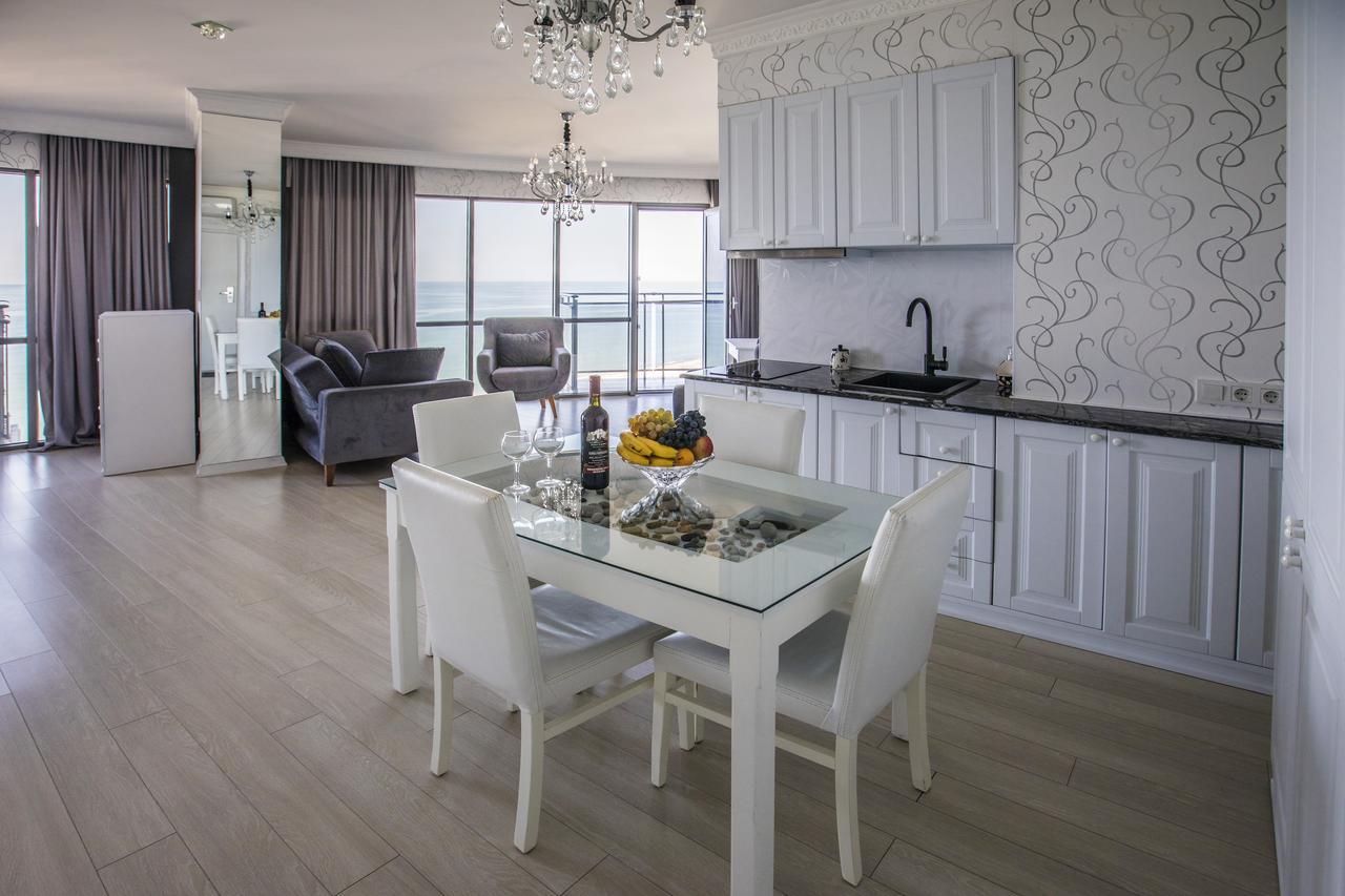 Tina'S Apartments With Panoramic Sea View Batumi Luaran gambar